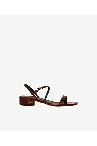 Yargıcı Thin Strap Low Heel Leather Sandals