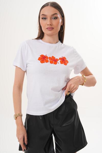 ŞİMAL تي شيرت نسائي بطباعة مفصلة وياقة دائرية 260136 -