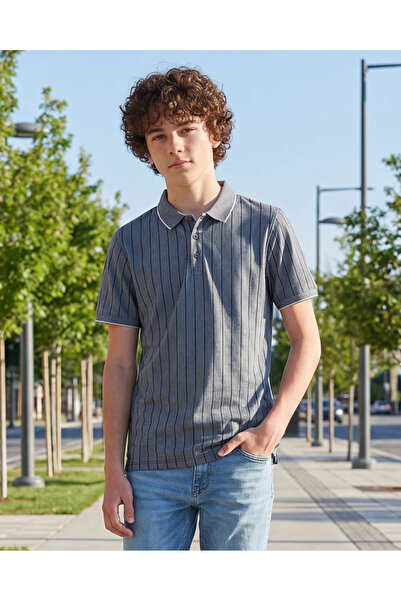 REDTAG تيشيرت بولو مخطط باللون الكحلي للأولاد الكبار