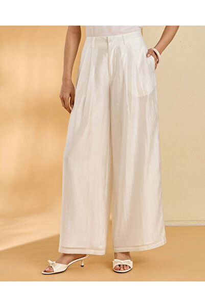 REDTAG بنطلون نسائي عاجي أرجل واسعة