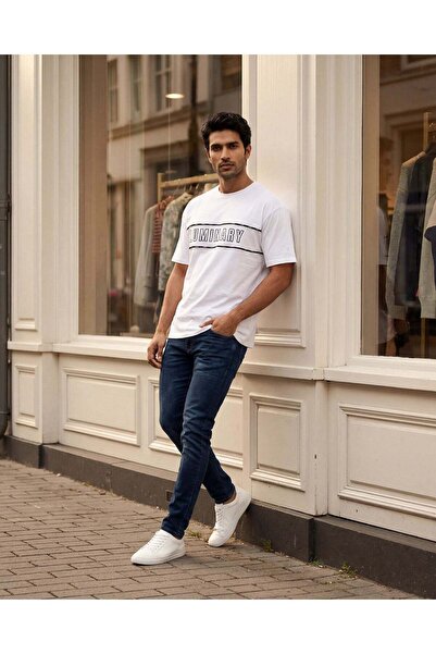 REDTAG تيشيرت رجالي أبيض من قماش البيكيه برقبة دائرية