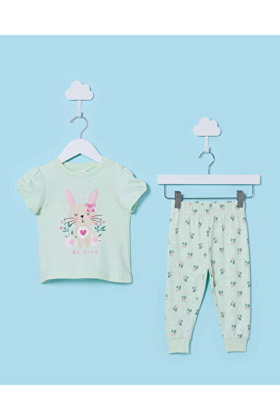 REDTAG طقم بيجاما أخضر مطبوع بالكامل للبنات الصغيرات مع كشكشة