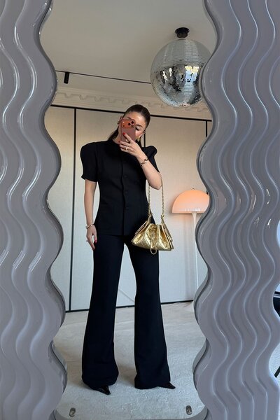 Özge Özgenç Kapak Düğmeli Torba Cepli Ceket Pantolon Takım