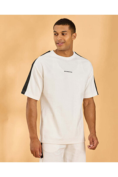 REDTAG تي شيرت رجالي مطبوع باللون العاجي