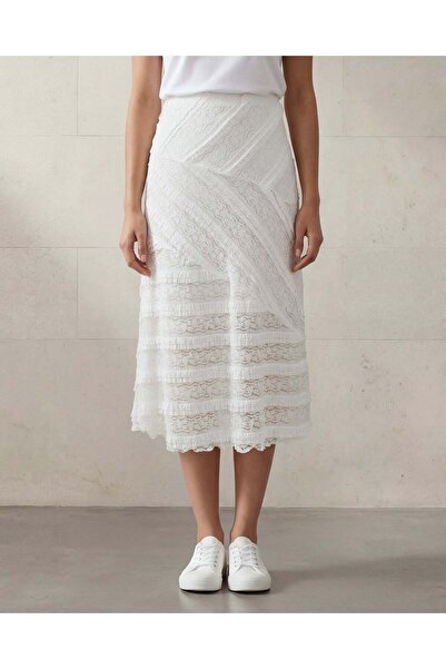 REDTAG تنورة دانتيل بيضاء من ذو ملمس بارز للنساء