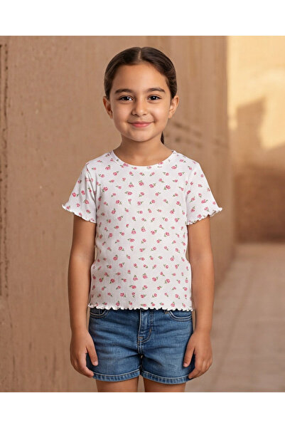 REDTAG تيشيرت بناتي أبيض مطبوع عليه زهور بالكامل، بقصة مضلعة وتفاصيل مكشكشة