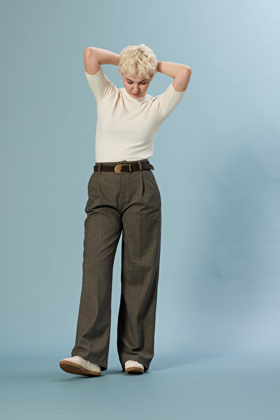 Nisan Balon Kisa Kollu Tri̇ko Kazak