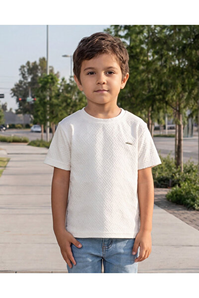 REDTAG تيشيرت أبيض بأكمام قصيرة من قماش جاكار للأولاد