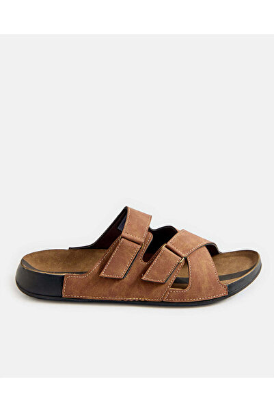 REDTAG صندل رجالي بني مريح