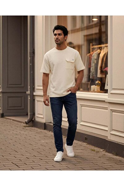 REDTAG تيشيرت رجالي عاجي اللون قماش جاكار مع جيب