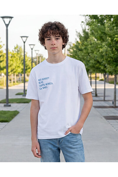 REDTAG تي شيرت أبيض مطبوع للأولاد الكبار