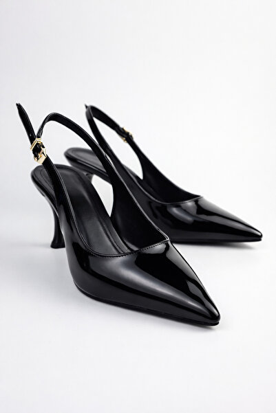 VARENZA WOMAN SHOES Γυναικεία λουστρίνια παπούτσια με χρυσή αγκράφα και λεπτό...