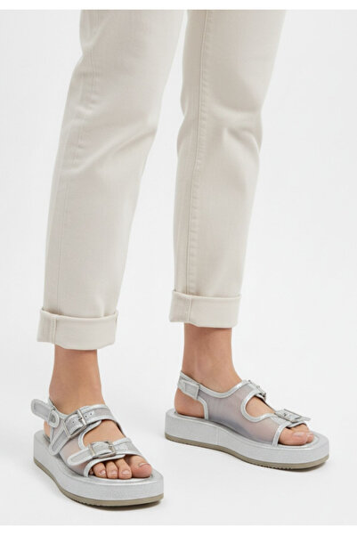 MAREANDPANDA صندل سينا بتفاصيل من التول الفضي