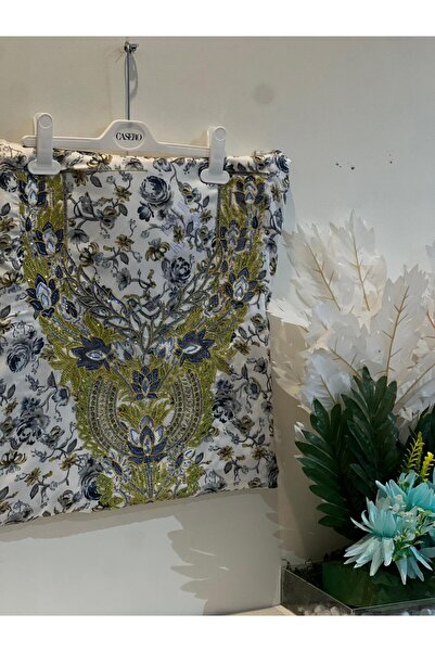 REHAM Emirati-style embroidered fabric for the chest and sleeves