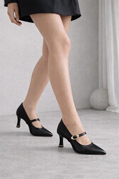 Difolia Дамски обувки Sarah от черна кожа с тънък ток 7 см и катарама отпред