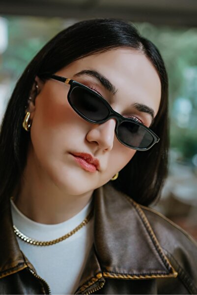 Stil Noktası نظارات شمسية بإطار أسود من MM مع زجاج أسود