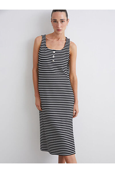 LC Waikiki Freezen Store'dan Eşsiz Ürünler I U Roba Yaka Çizgili A Dikim Elbise