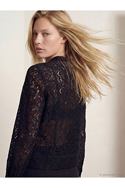 LC Waikiki RMZ GİYİM FARKİLY بلوزة بياقة روبا مزينة بالدانتيل