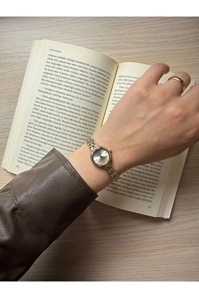 rubsey ساعة يد نسائية كلاسيكية معدنية صغيرة الحجم بتصميم عتيق ومستديرة صغيرة