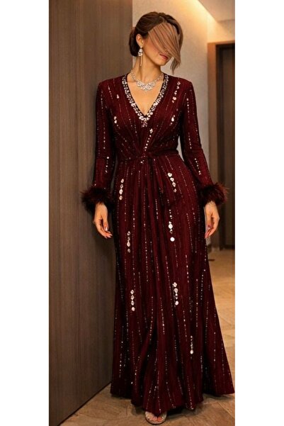 KIARA Elegant brown dress with sequins and feathers on the sleeves