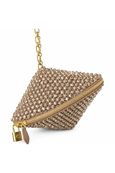 Nemere فيينيتا نويسيت نيميرهوم