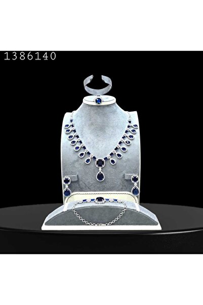 Arjwan Accessories A stunning women's jewelry accessory set