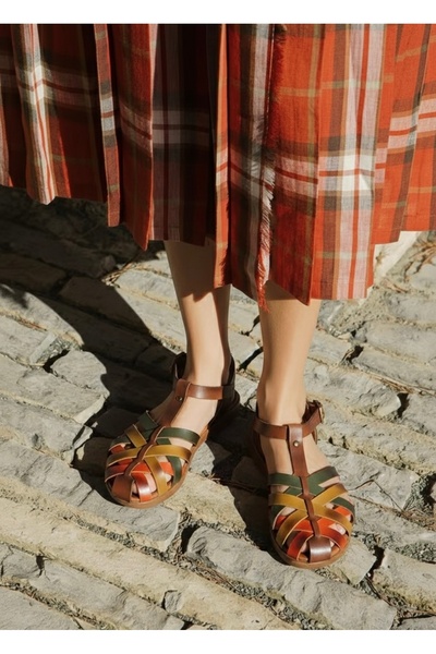 BonuStep Kadın Kahverengi Çapraz Örgü Bantlı Günlük Rahat Sandalet