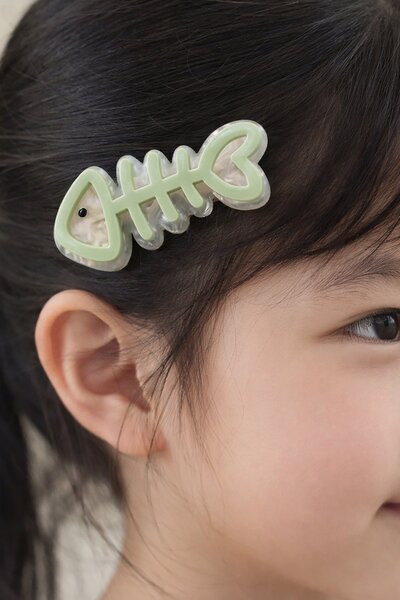 TAKIŞTIR Bočna kopča u obliku riblje kosti zelene boje