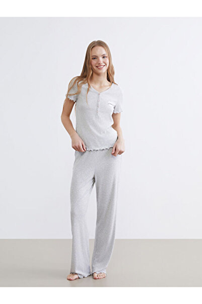 LC Waikiki Rmz Gi̇yi̇m Farkiyla V Dikim Embroidered Women's Pajama Set