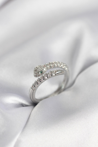 STİLLOVE خاتم نسائي موديل ثعبان فضي اللون مرصع بحجر الزركون