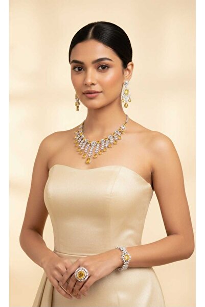 Arjwan Accessories A stunning women's jewelry accessory set