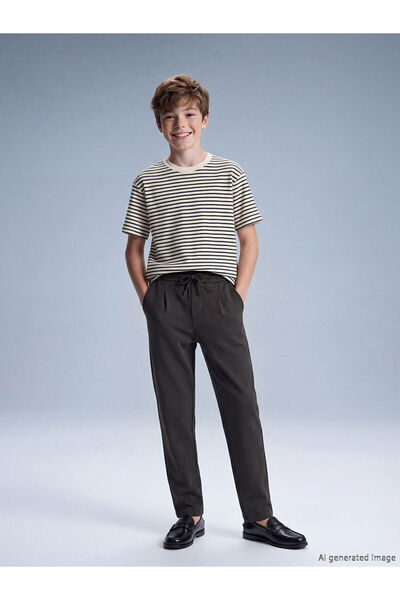 LC Waikiki مجموعة إلسيفا بنطلون مطوي للأولاد باللون البني مع خصر مطاطي