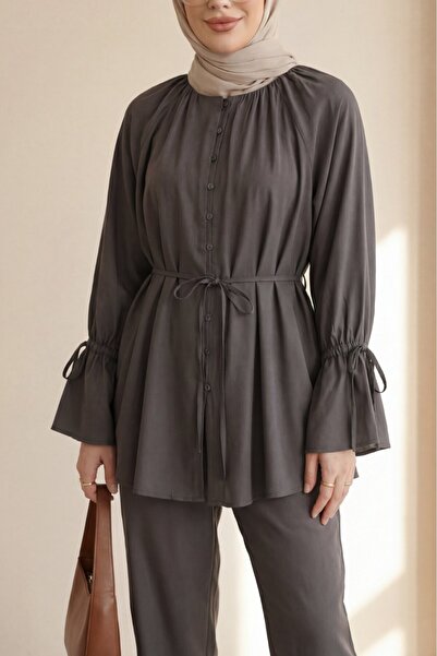 Modamorfo Σετ δύο τεμαχίων με λεπτομέρεια κορδόνι στο γιακά, κορδόνια στη μέσ...