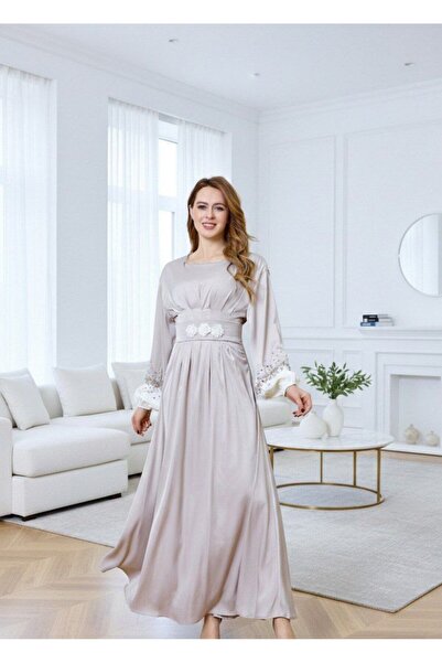 alqarat فستان صيفي "نسمة" - أناقة مزينة بالزهور دانتيل