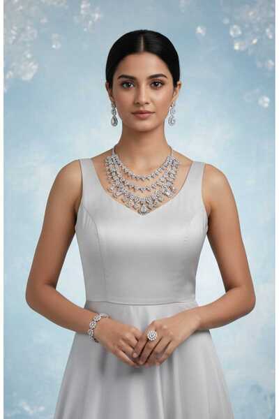 Arjwan Accessories A stunning women's jewelry accessory set