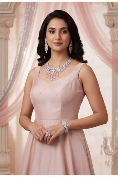 Arjwan Accessories A stunning women's jewelry accessory set