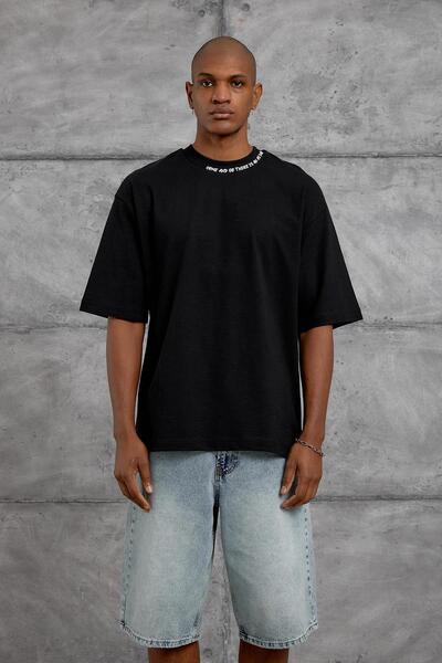 NOMARC Black Flami Kumas Oversize Tshirt with Written Text on the Collar