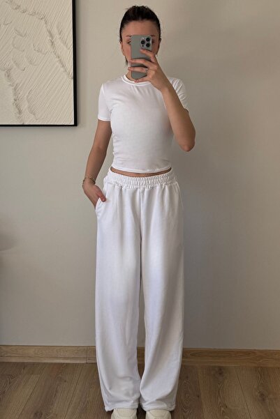 İlayda Toprak Candy Beyaz Kısa Kol Bluz ve Bol Paça Eşofman Altı 2'li Takım