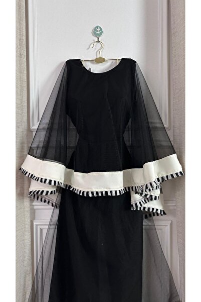 Special-DIARA Elegant black dress with a cape design and contrasting details