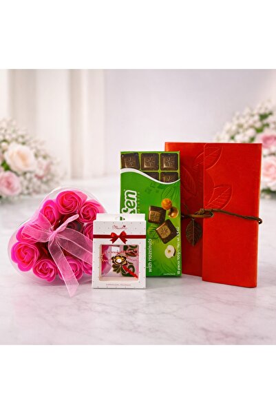 velve Set cadou Ruby Romance,trandafiri din sapun in cutie inima,ciocolata Sc...