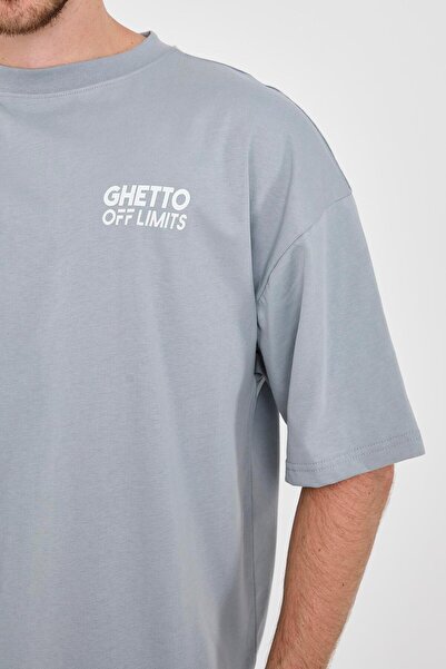 Ghetto off limits تي شيرت رمادي كبير الحجم مطبوع عليه حرف G من الخلف