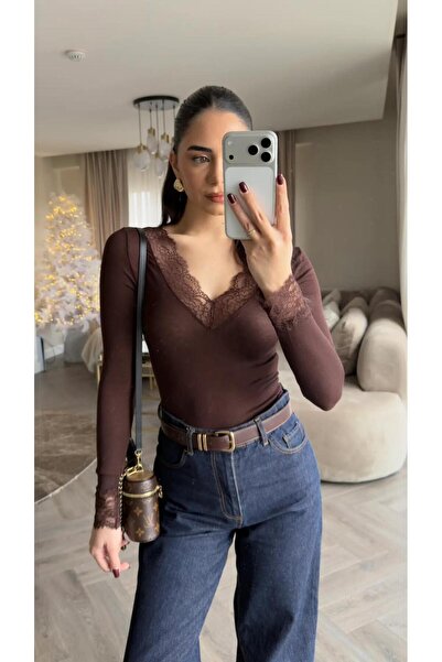 IŞILDA FASHION Bluză cu guler și detalii din dantelă în V la spate