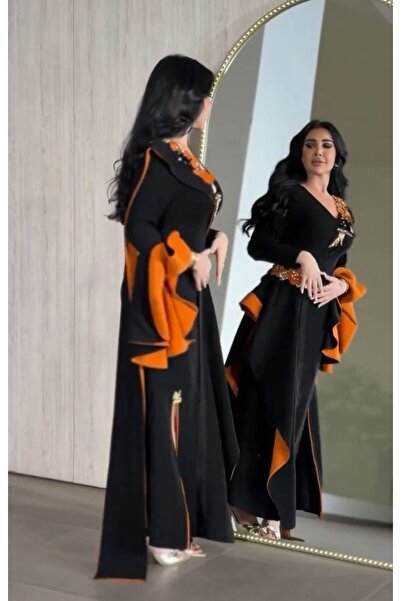 NALA FASHION The dress combines luxury and boldness.