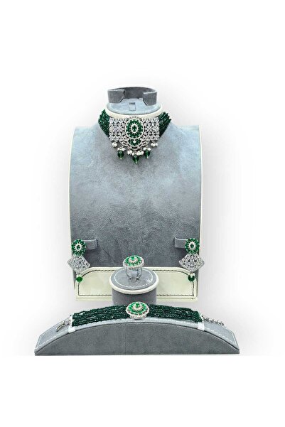 Arjwan Accessories A stunning women's jewelry accessory set