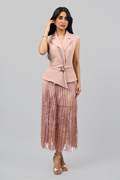 Opera Fashion Crepe set with an embroidered skirt and elegant pleats