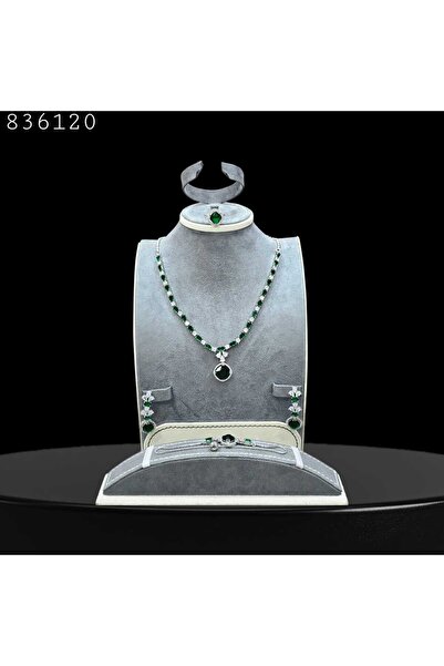 Arjwan Accessories A stunning women's jewelry accessory set