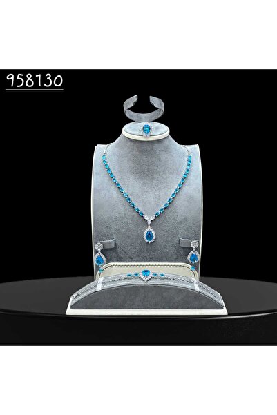 Arjwan Accessories A stunning women's jewelry accessory set