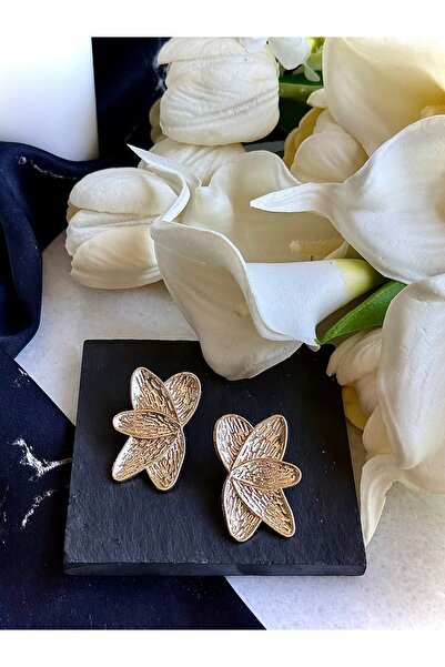 Merishe Jewerly Gold Beş Yaprak Yarım İçi Noktalı Çivi Küpe