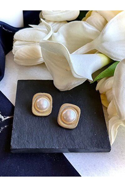 Merishe Jewerly Gold Kare Çizgili İncili Çivi Küpe