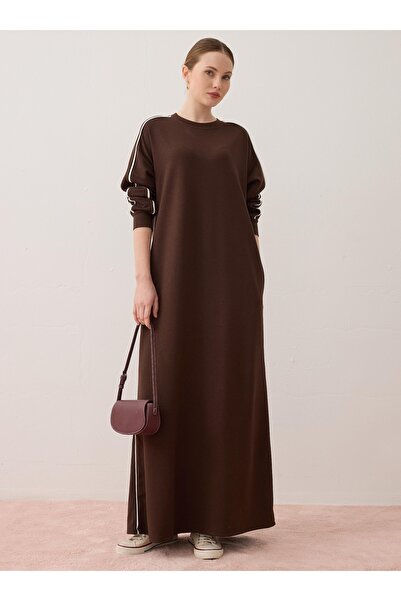 Benin Rochie Tesettür cu detalii de contrast - Maro -